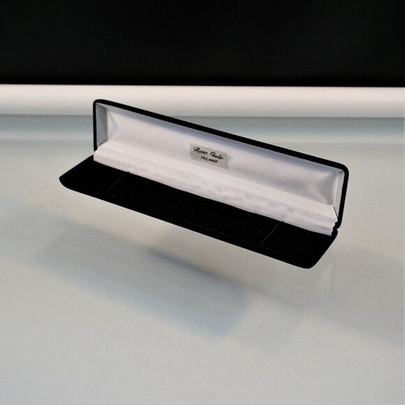 Vintage Rose Giolo Black Velvet Bracelet Gift Box Presentation Box - Picture 1 of 5